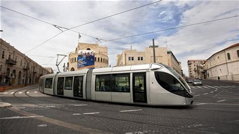 İ­s­r­a­i­l­­i­n­ ­B­a­t­ı­ ­Ş­e­r­i­a­­y­ı­ ­K­u­d­ü­s­­e­ ­b­a­ğ­l­a­y­a­n­ ­t­r­a­m­v­a­y­ ­p­r­o­j­e­s­i­